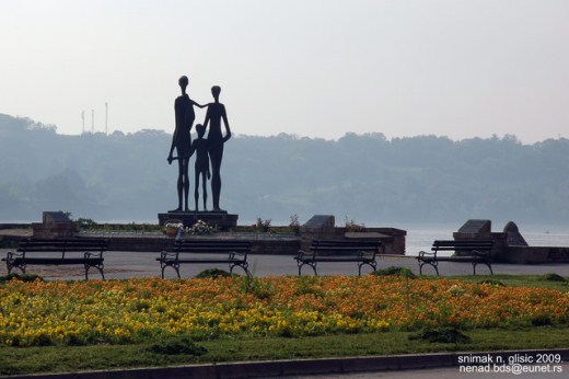 Racija Novi Sad spomenik